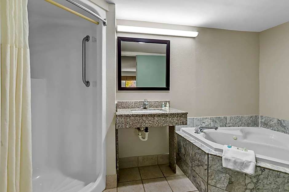 Quality Inn Hillsville