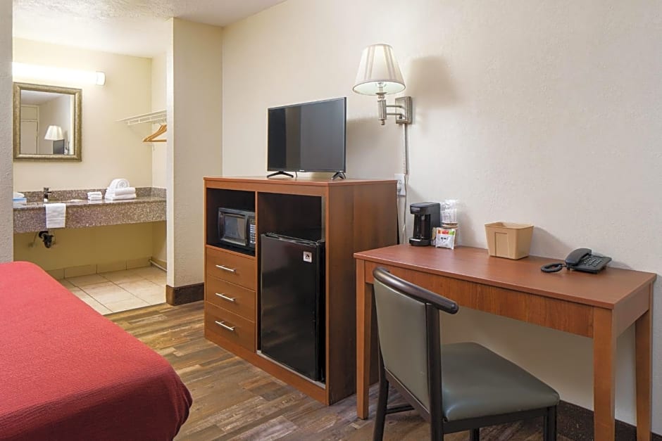 Americana Inn a Travelodge by Wyndham