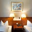 ROSS Hotel