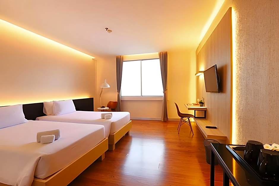 Lee Gardens Plaza Hotel (SHA Extra Plus)