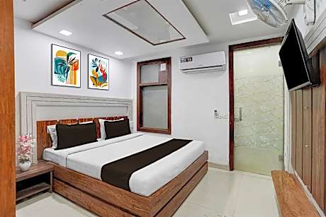Collection O by OYO Mall Road Bathinda Formerly Hotel Galaxy