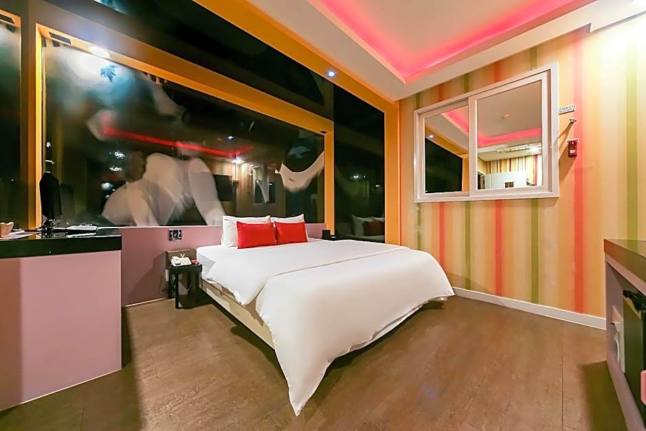Hound Hotel Changwon - Jinhae Yongwon