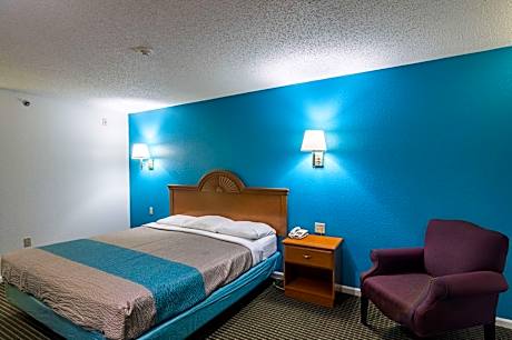 King Room - Disability Access - Non-Smoking