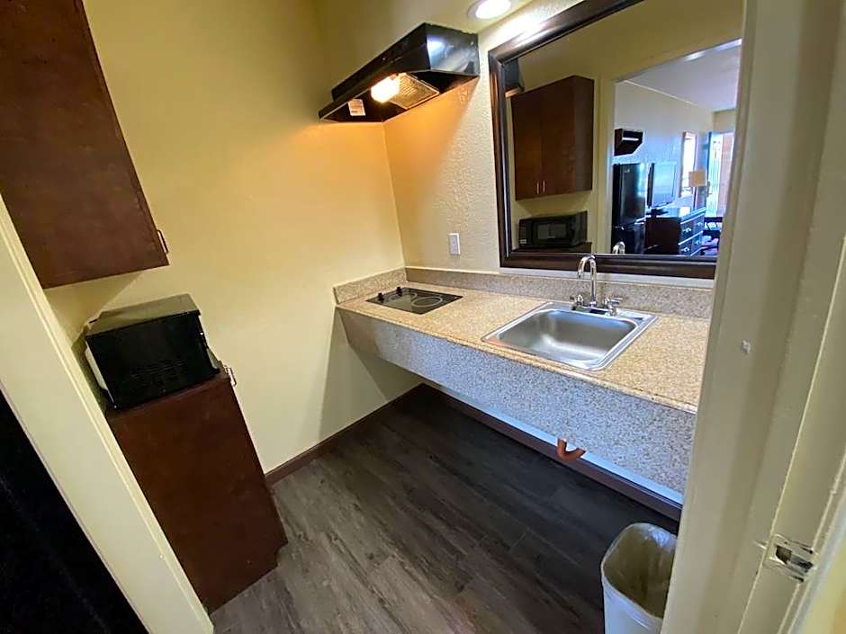 Relax Inn Channelview