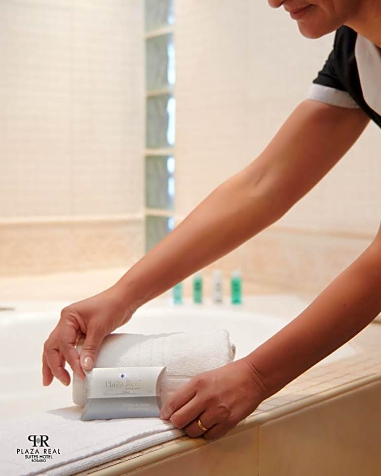 Plaza Real Suites Hotel