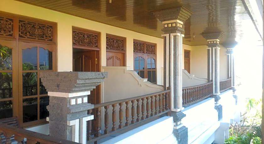 Adus Beach Inn
