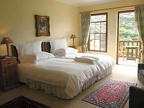 Honeymoon Suite Whirlpool Bathtub