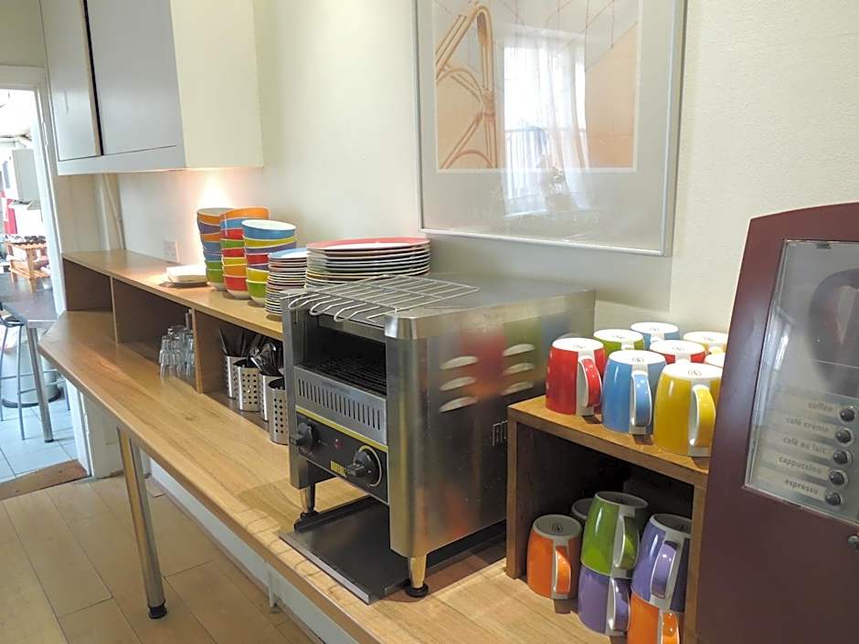 Dolphin Inn - The Lodge