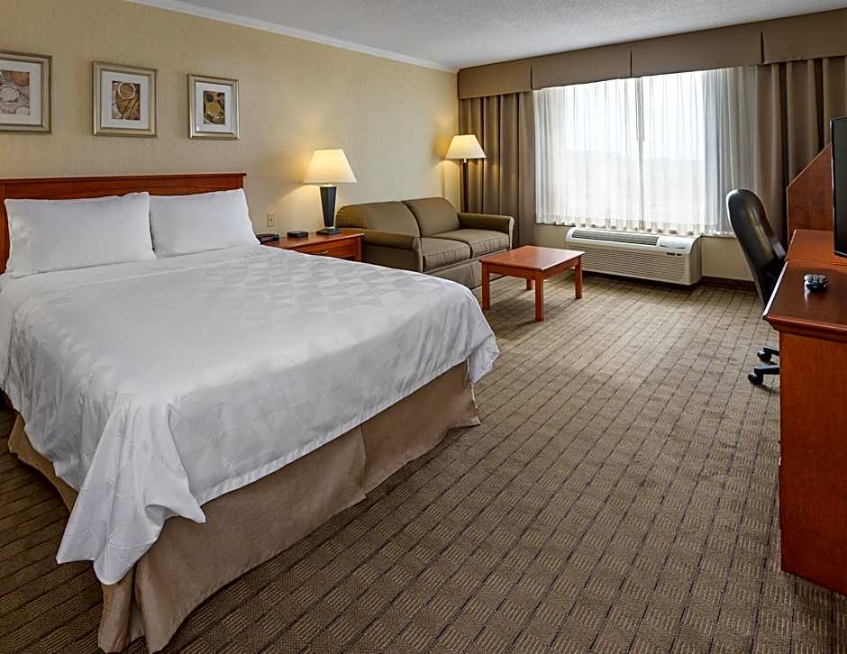 Allure Hotel & Conference Center