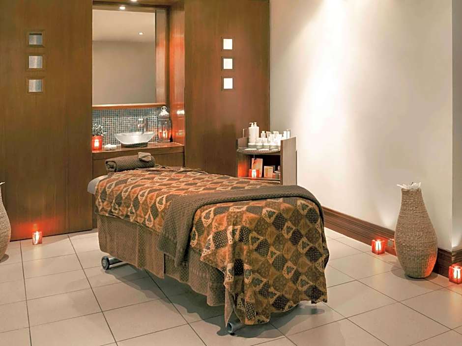 Holland House Hotel Cardiff By Sunday