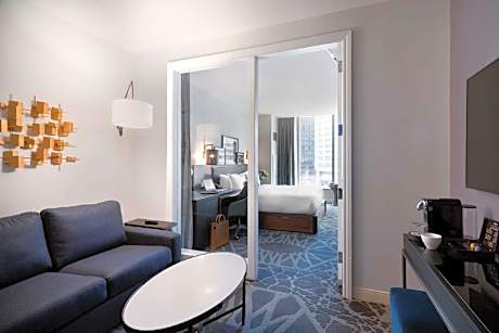 Vista King Suite - Mobility Access