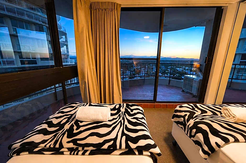 Broadwater Shores Waterfront Apartments