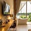 White Wall Riverfront Hotel