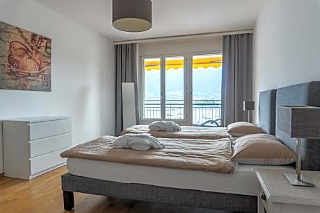 Superior Apartment with Lake View