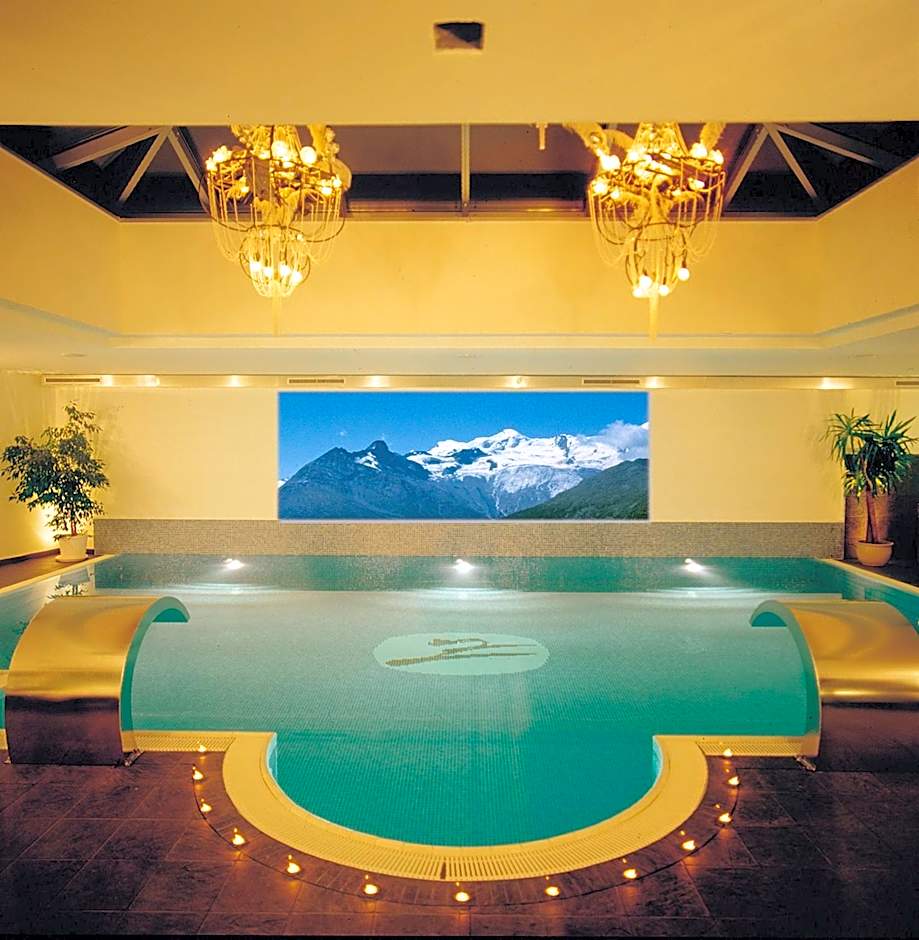 Loftsuite Hotel Saas