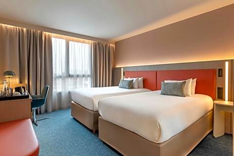 Superior Twin Room with Breakfast & WiFi
