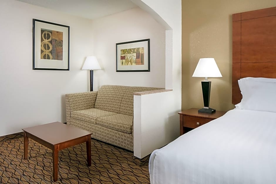 Holiday Inn Express & Suites Clinton, an IHG Hotel