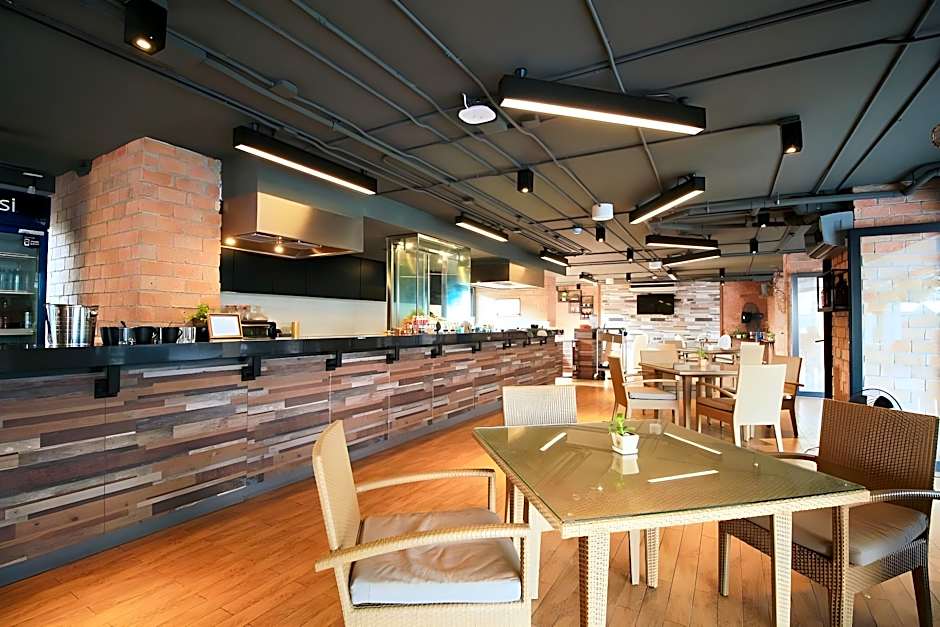 Xen Hotel Nakhon Pathom