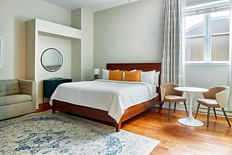 Deluxe King Room
