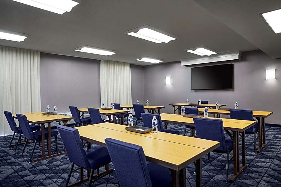 Courtyard by Marriott Kansas City Overland Park/Metcalf, South of College Boulevard