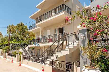 Studio (2 Adults) - Ground Floor