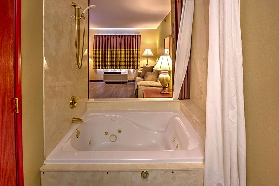 Super 8 by Wyndham Waterloo