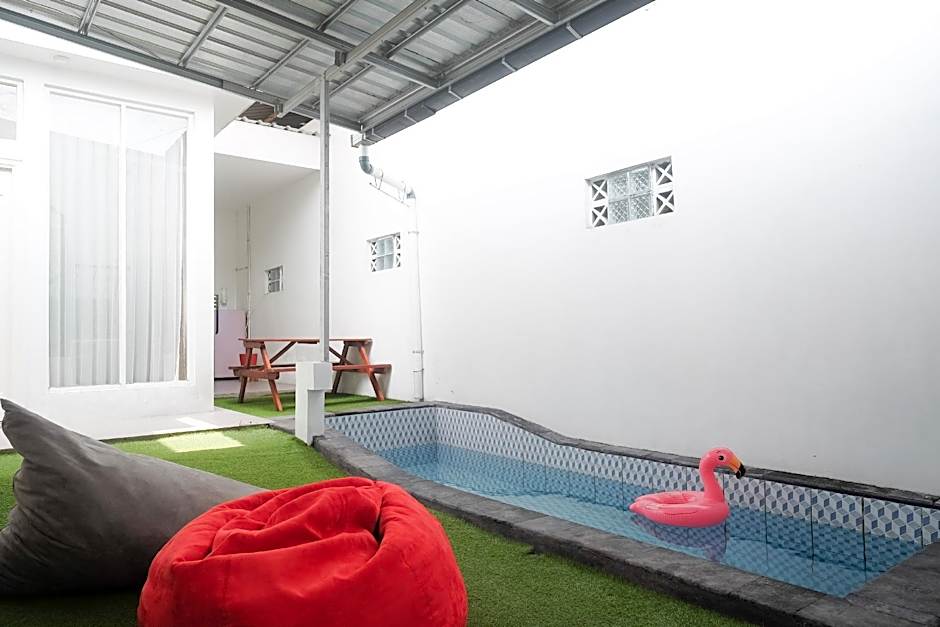 Aliandra Villa By The Lavana – Bangunjiwo, MN