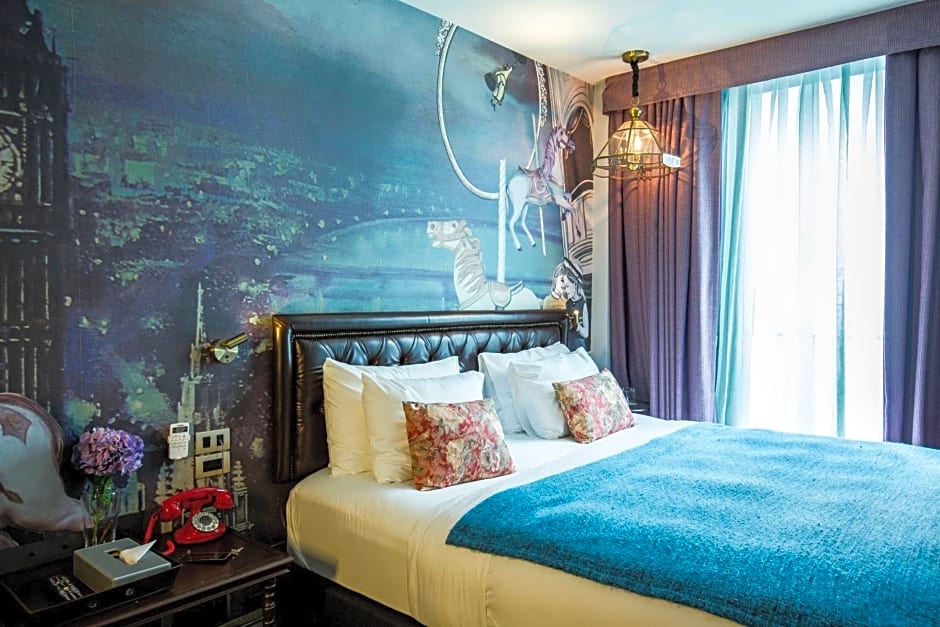 Photo 1 of 1 of Queen Room