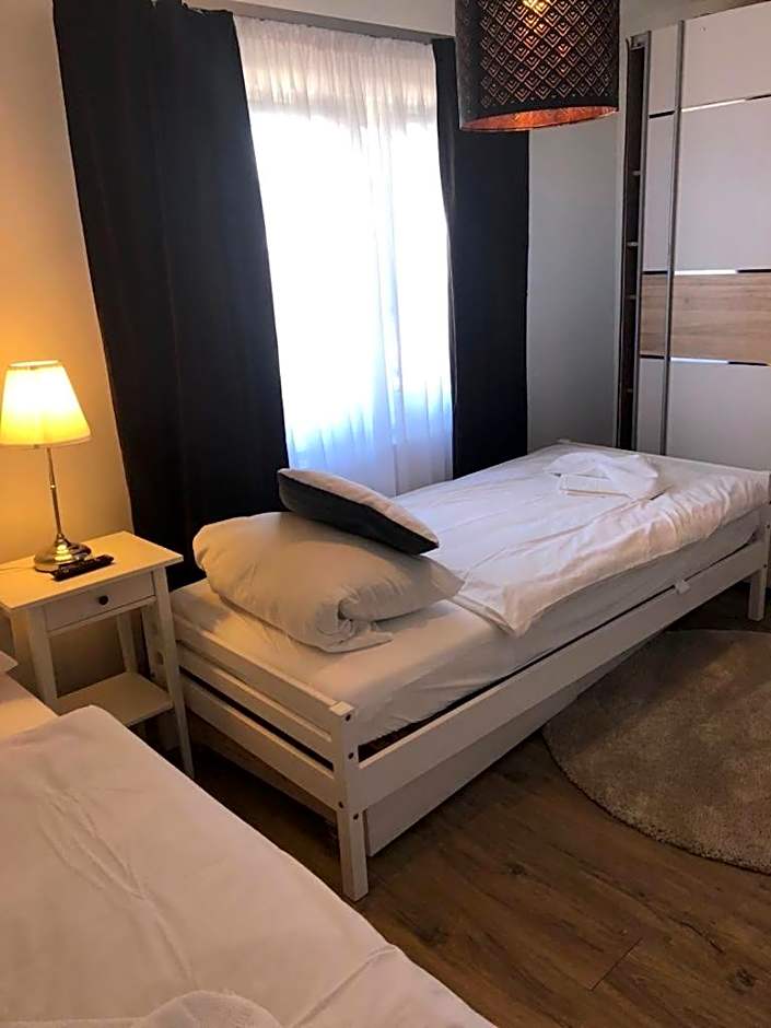 ZUM BAHNHÖFLE Restaurant & Hotel - Albbruck Am Rhein