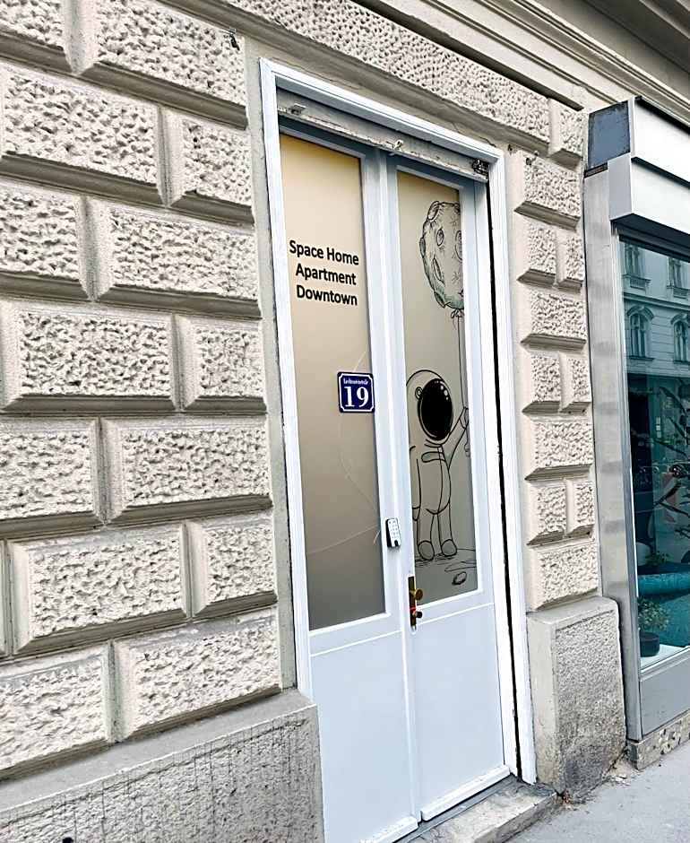 Space Home Apartment - Downtown