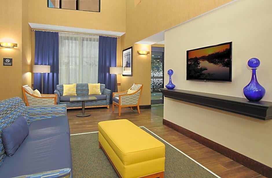 Hampton Inn By Hilton & Suites Madisonville