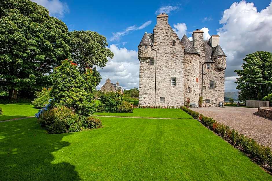 Barcaldine Castle