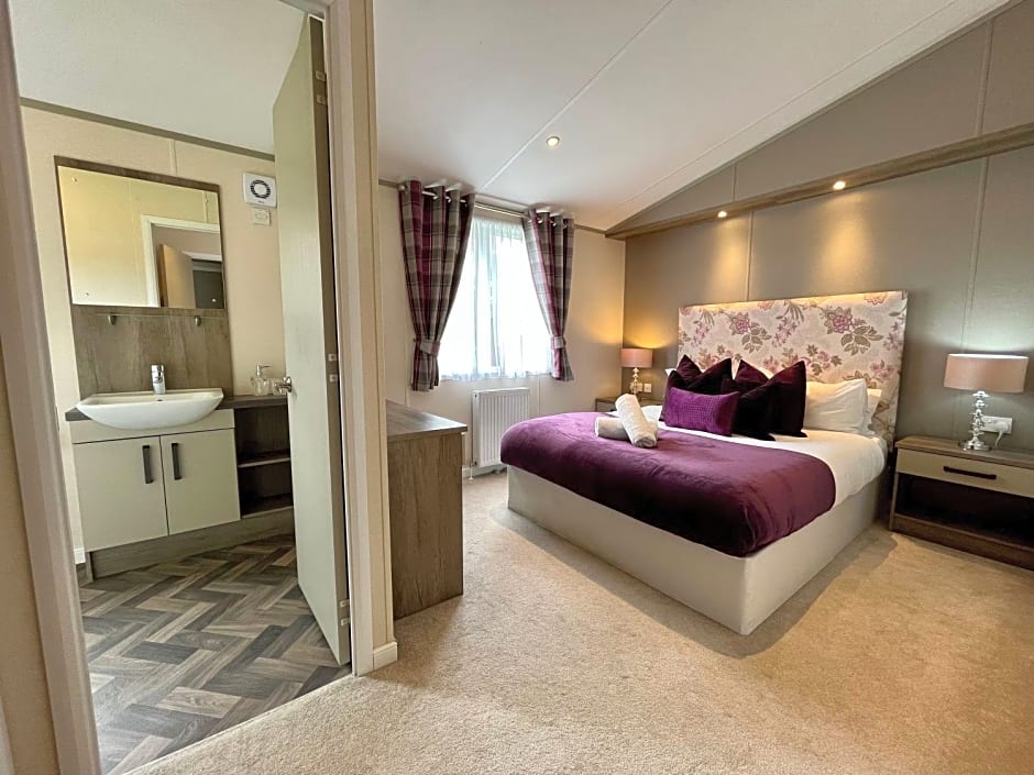 Buttercup Lodge With Hot Tub