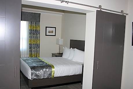 Queen Suite with Shower