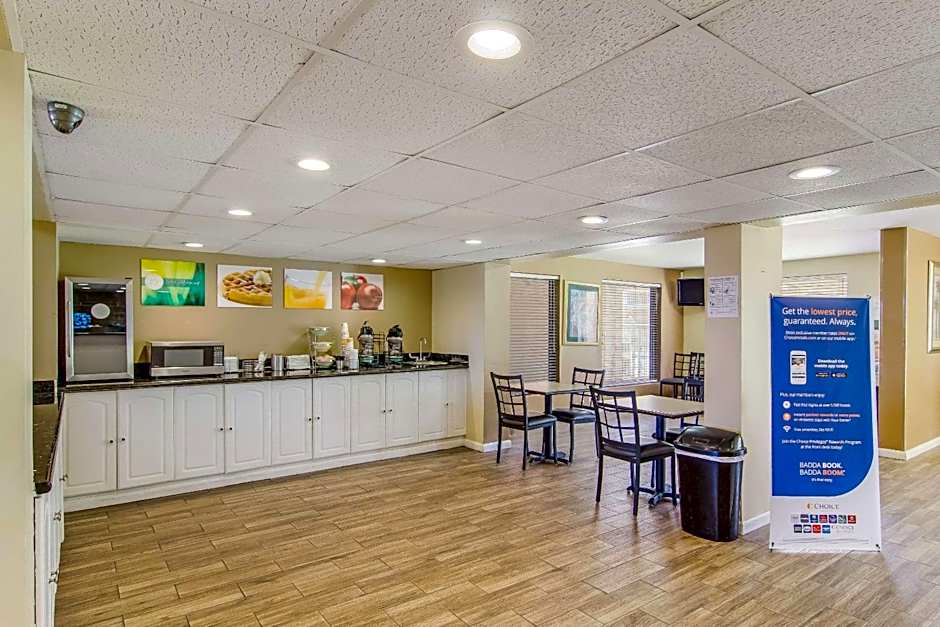 Suburban Studios Hotel Kingsland Near I-95