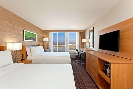 Standard Queen Room with Two Queen Beds and Mobility Accessible Tub