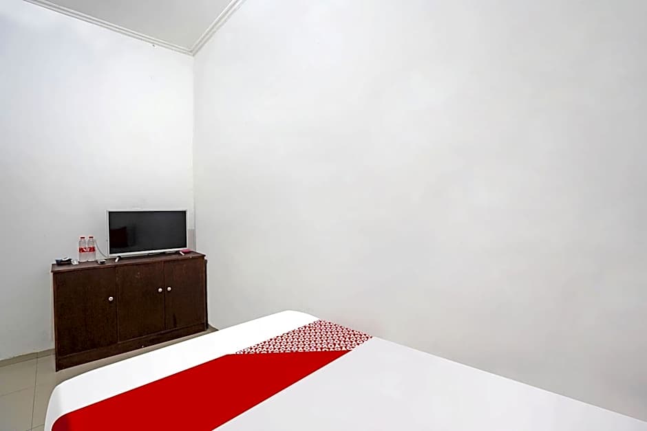 OYO Life 91670 Mannsur Homestay Syariah