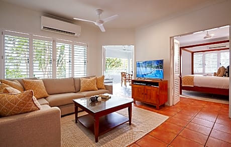 Reef Suite 2 bedroom 2 bathroom Ocean View Spa Apartment Packages: Private balcony and spa