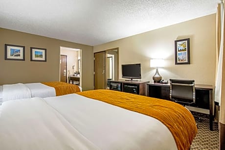 Queen Room with Two Queen Beds - Non-Smoking