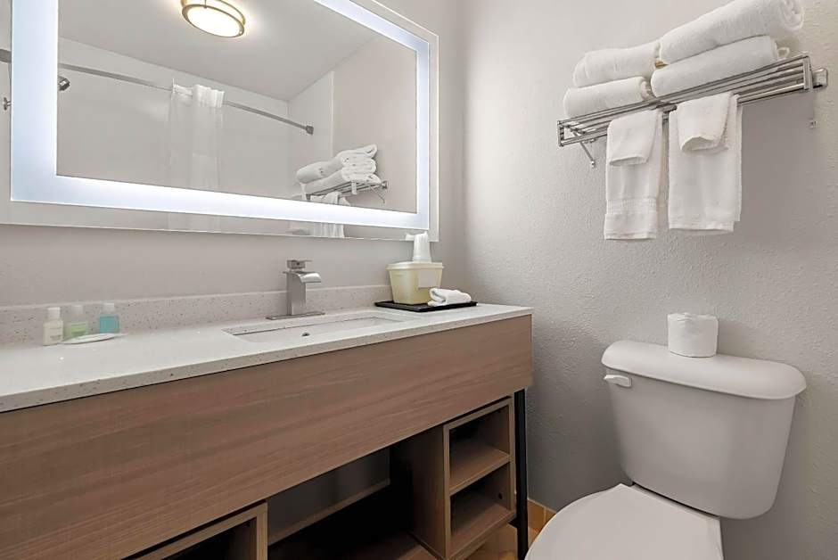 Clarion Inn and Suites Convention Center Kearney