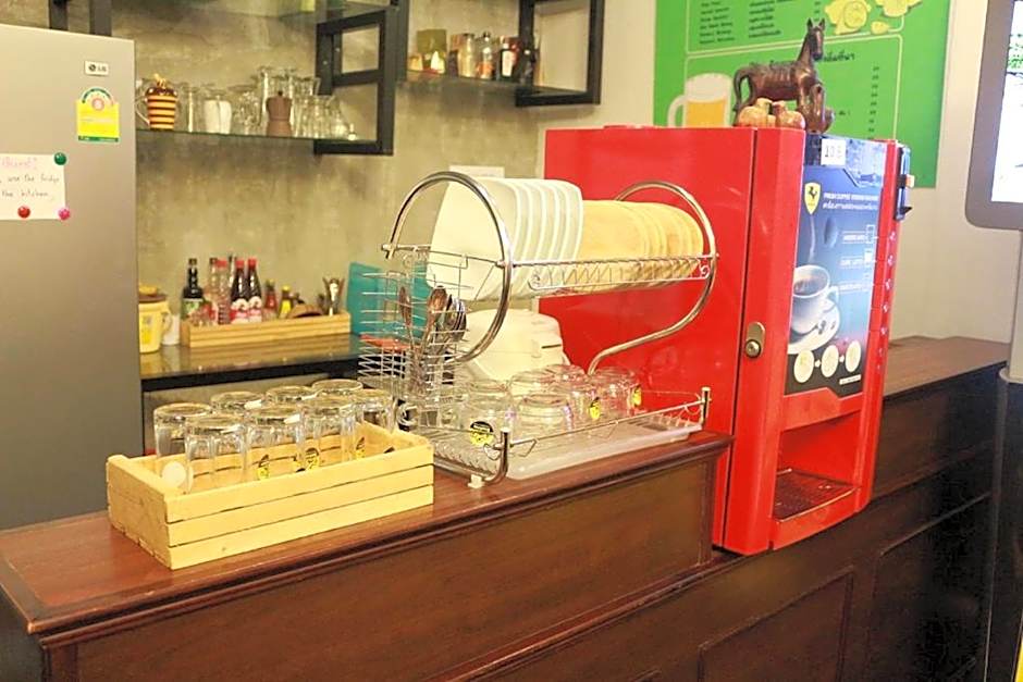 Beehive Phuket Oldtown Hostel