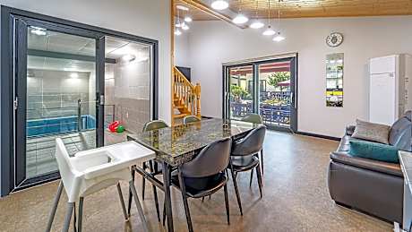 Gyeongju Hiltopia Kids Pool Villa
