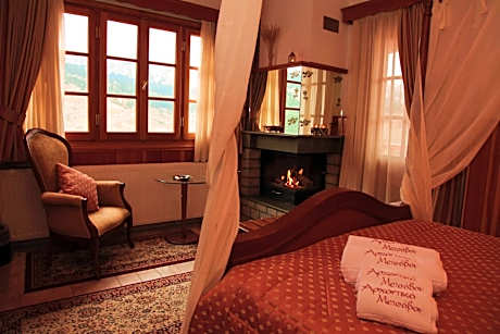 Deluxe Double Room with Fireplace and Spa Bath