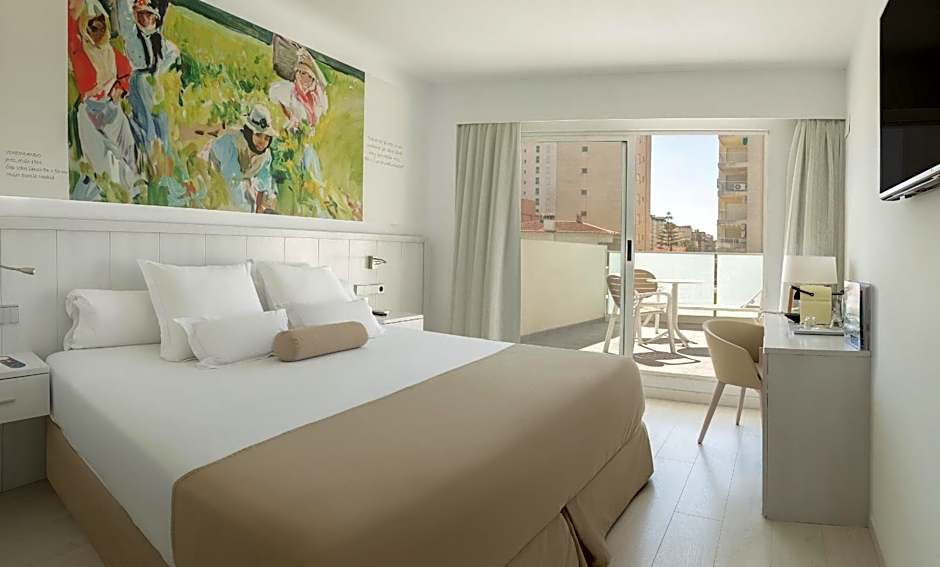 Photo 1 of 3 of Small Double Room (2 Adults + 1 Child)