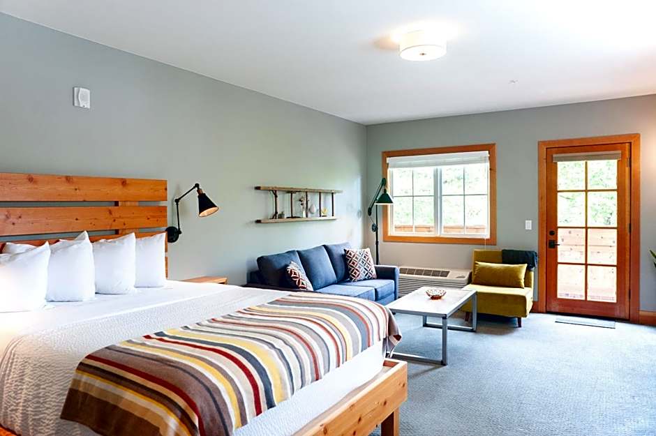 The Suites on Main