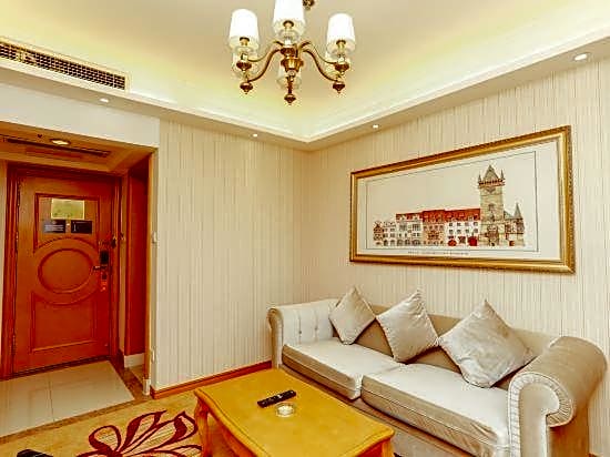 Vienna Hotel Rugao Zhengxiang Square branch