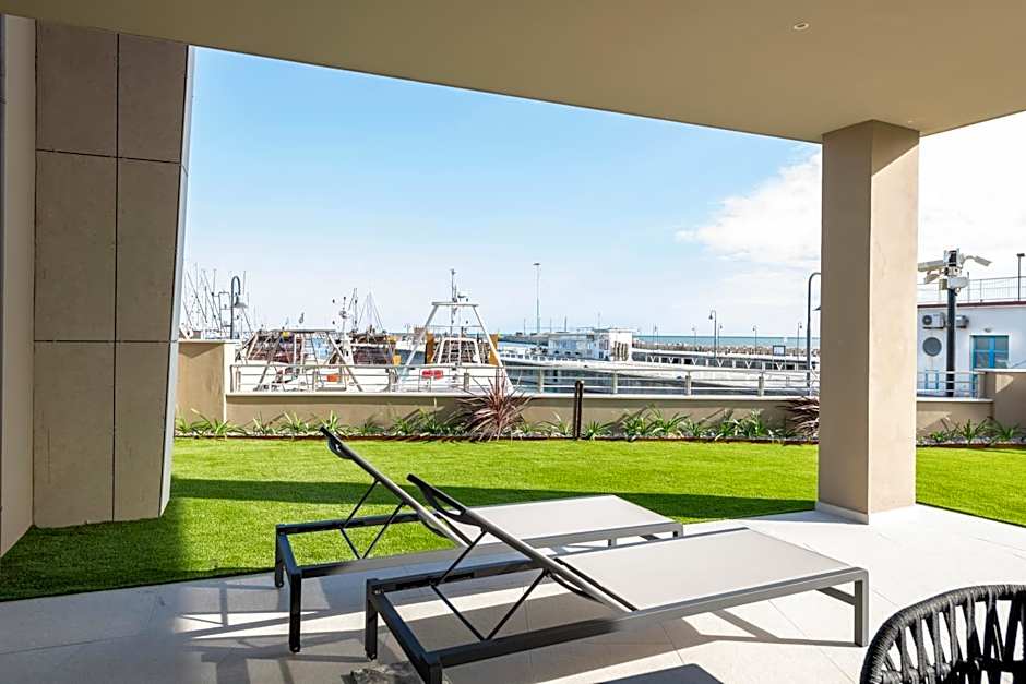 Visionair Suites & SPA-Room Only e Honesty Bar