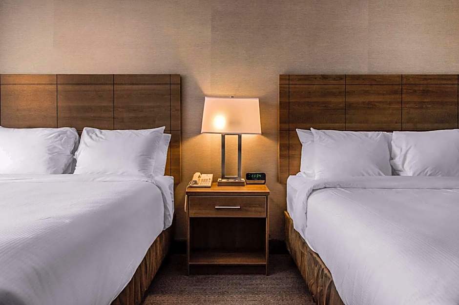 Quality Hotel Dorval Aeroport