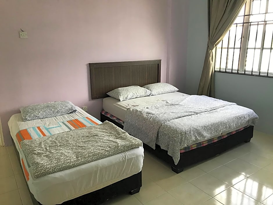 Misty Highlands Apartment @ Crown Imperial Court