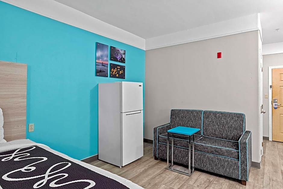 La Quinta Inn & Suites by Wyndham Raymondville